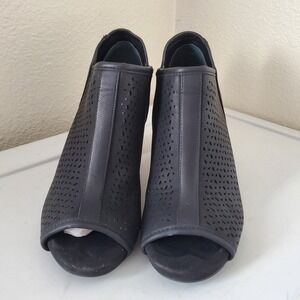 Giani Bernini Black Perforated Peep Toe Block Heel Booties Memory Foam Ankle